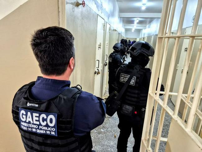 GAECO/MPRS denuncia 17 pessoas e pede perda da função de três policiais penais ligados a organização criminosa