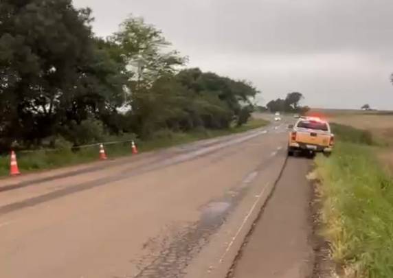 Adolescente de 15 anos morre após caminhonete aquaplanar na RST-481