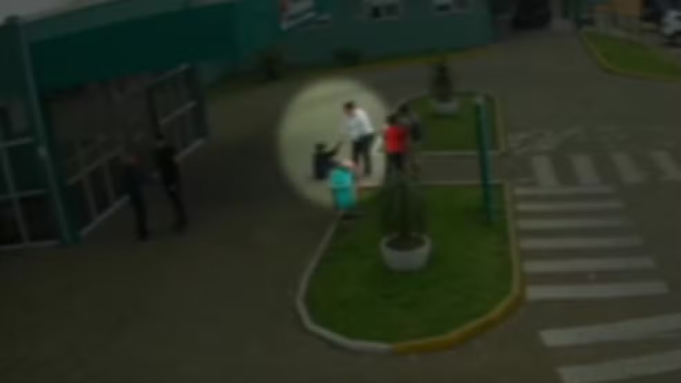 Mãe é presa após agredir filha com autismo em hospital no RS; polícia aponta crime de tortura