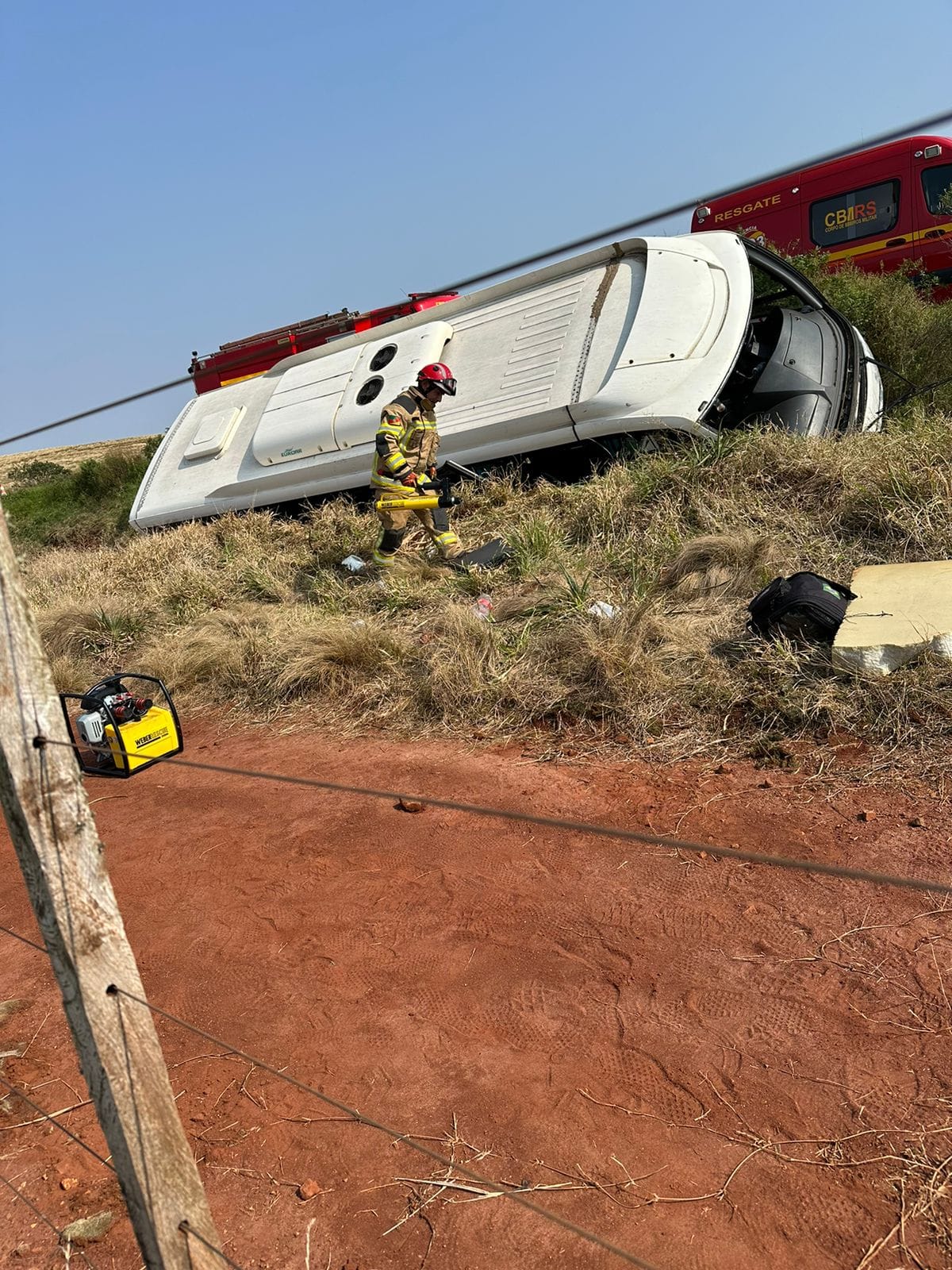 Confirmado óbito no tombamento de micro-ônibus no interior de Jóia
