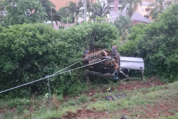 Carro cai em ribanceira e deixa um morto em Marcelino Ramos