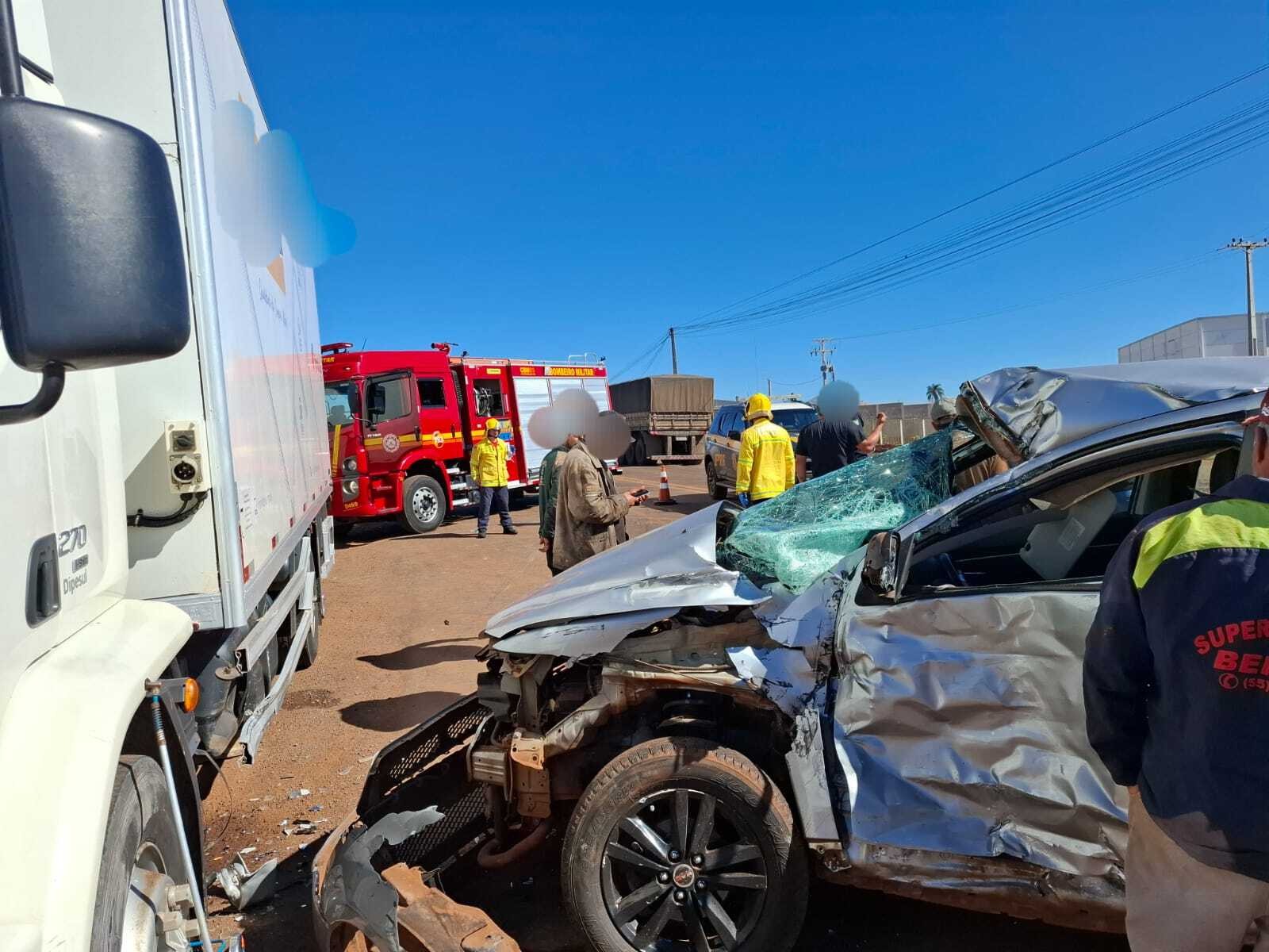 Colisão entre carro e caminhão é registrado na BR-285, em Ijuí