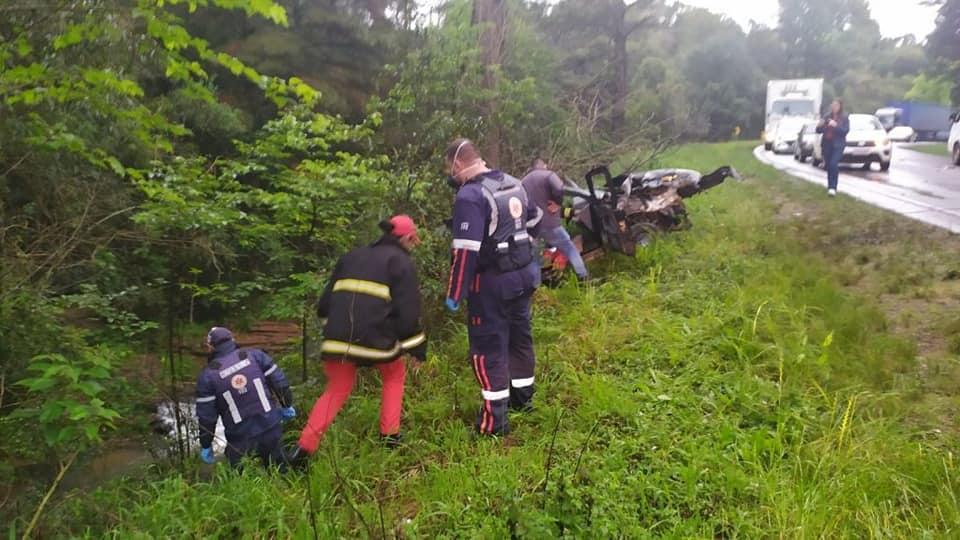 Colisão entre carro e caminhão deixa um ferido na ERS-324 entre Passo Fundo e Marau