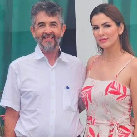 Vereador e ex-prefeito morre após atirar na ex-esposa durante audiência de divórcio