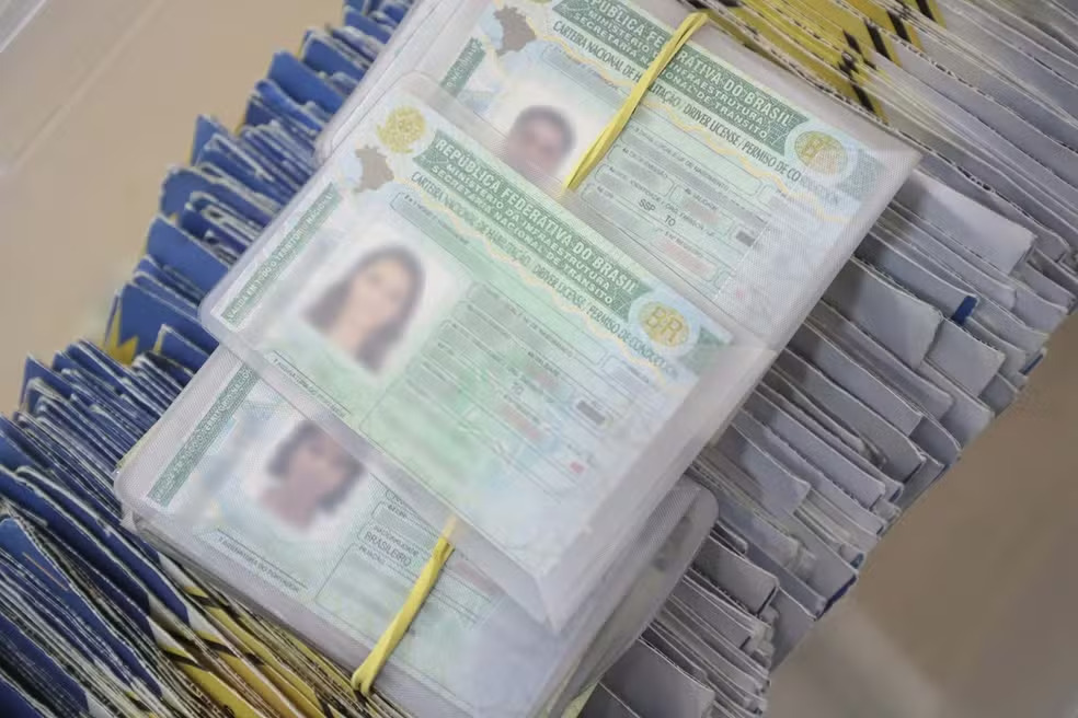 Carteira de habilitação do RS custa três salários mínimos e é a mais cara do Brasil; veja lista e valores