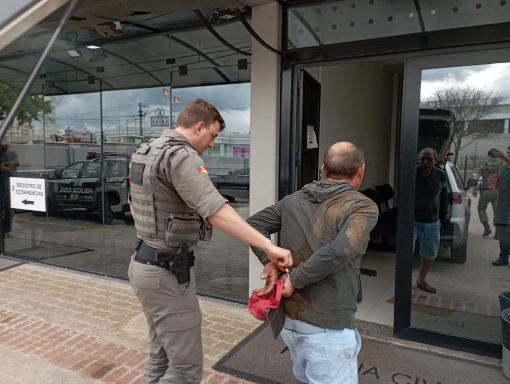 Homem é preso após esfaquear o sobrinho em Passo Fundo