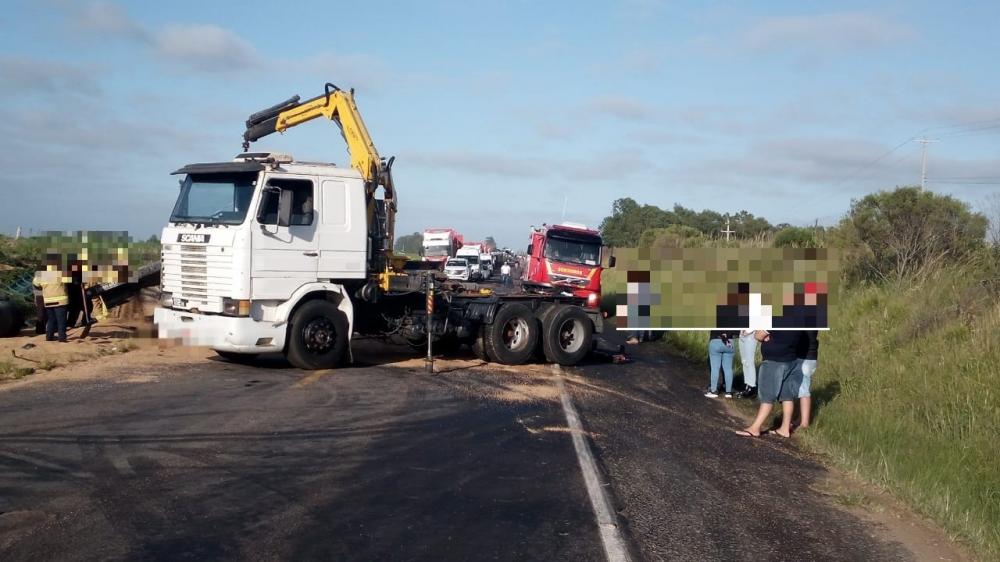 PRF atende acidente com morte e feridos na BR-290 em Rosário do Sul
