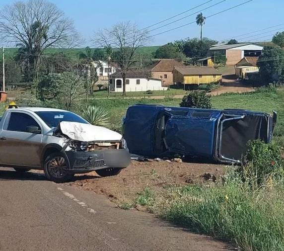 Acidente de trânsito deixa dois feridos na Linha 13, em Ajuricaba