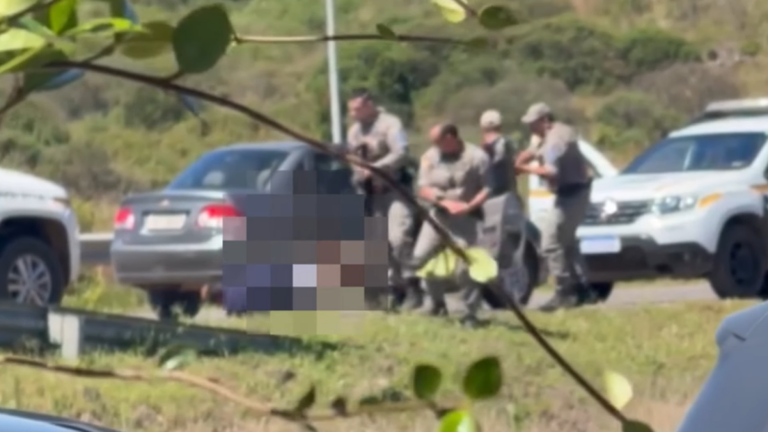 Corregedoria pede à Justiça prisão de PM flagrado matando a tiros homem imobilizado no RS