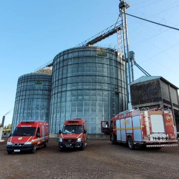 Milagre no Silo: Bombeiros salvam trabalhador soterrado por grãos de milho em Quatro Irmãos