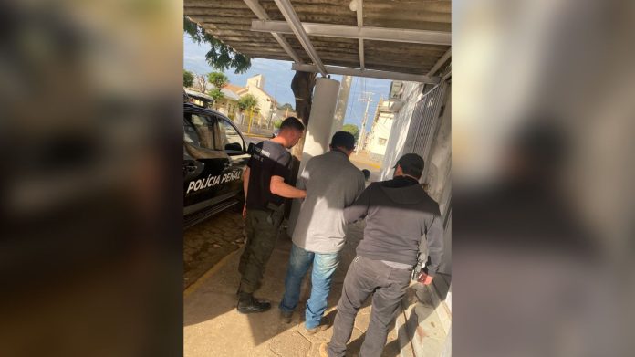 Polícia Penal de Itaqui prende foragido da justiça com extensa ficha criminal