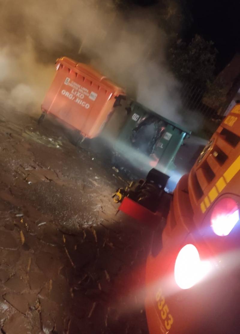 Vândalos colocam fogo em container de lixo em Panambi