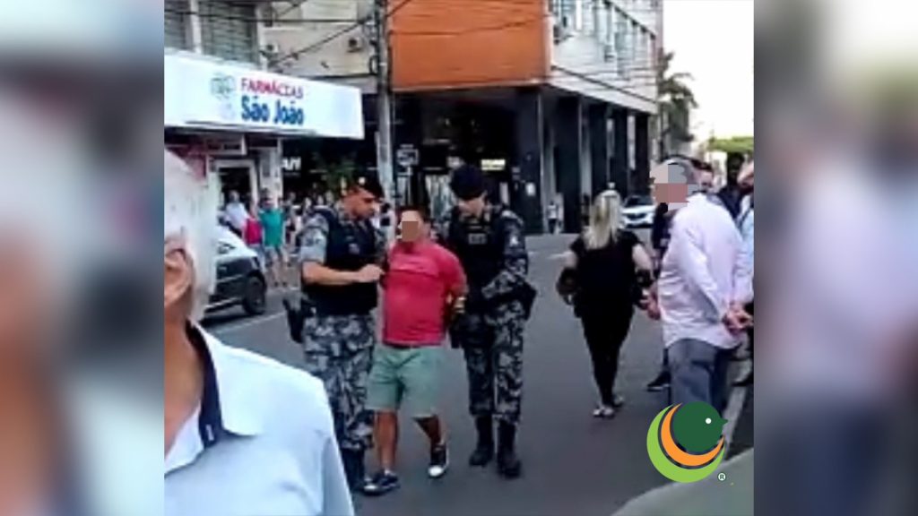 Sem piedade: homem é pego furtando dinheiro na Catedral de Passo Fundo