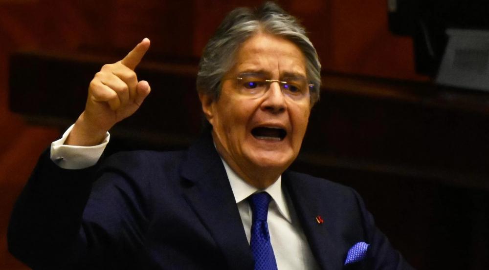 Presidente do Equador dissolve parlamento e convoca eleições após ameaça de impeachment