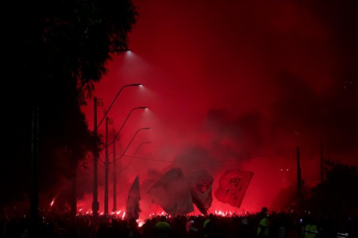 Dois torcedores são presos e organizada do Inter é suspensa por confusão no Beira-Rio