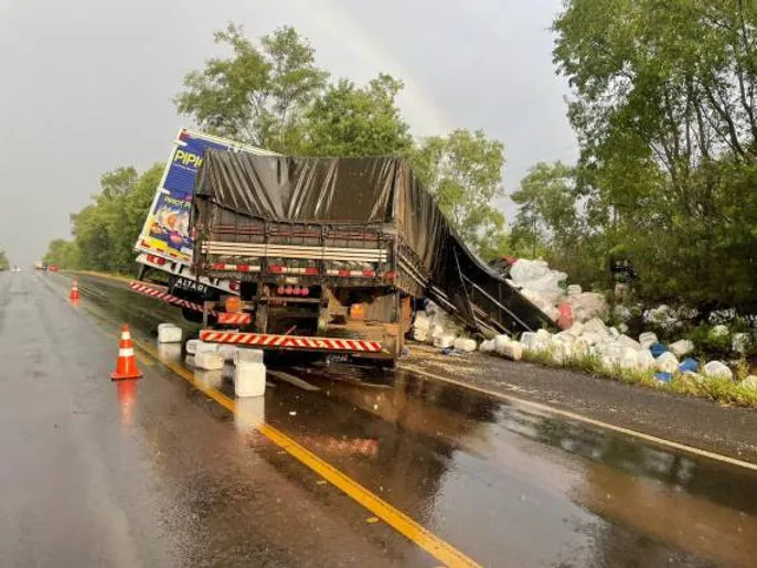 Acidente na BR-285 em Santo Antônio das Missões, resulta em duas mortes