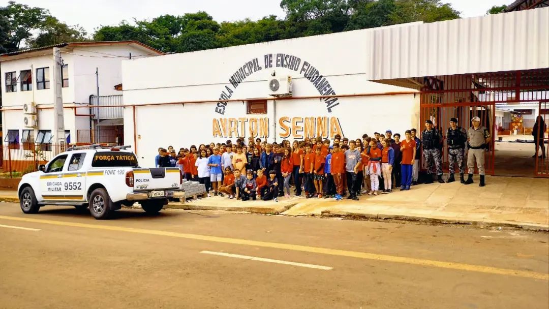 Brigada Militar realiza policiamento preventivo junto aos estabelecimento de ensino na área do 7°BPM