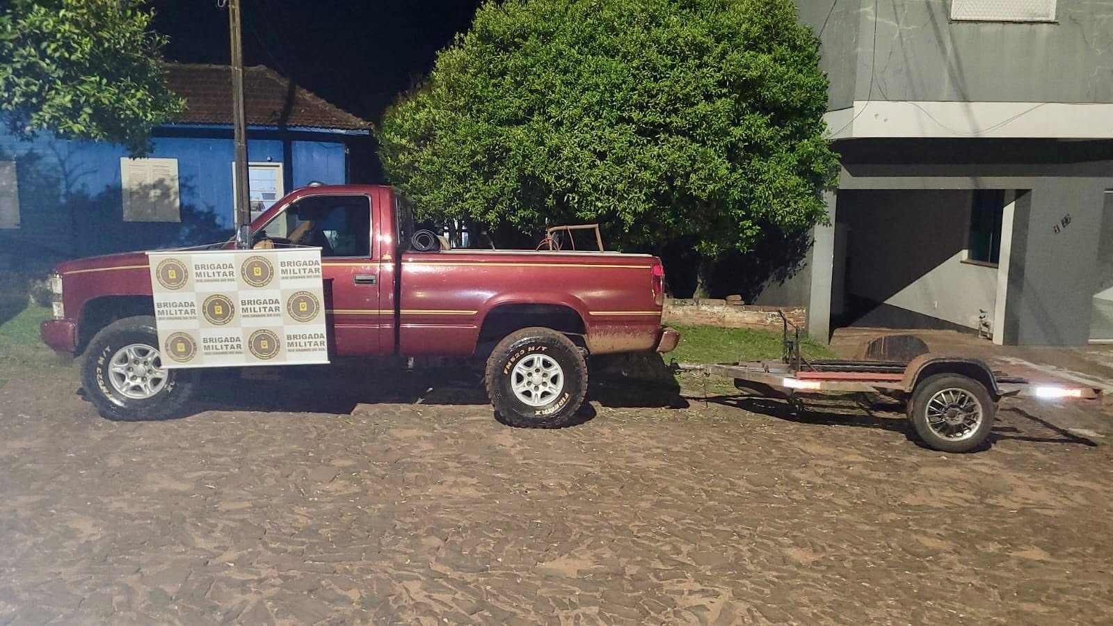 Brigada Militar recupera veículos e parte dos objetos levados após ação criminosa em Quinze de Novembro