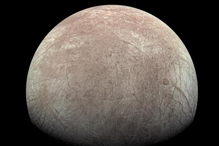 Nasa convida público a incluir nome em microchip que será enviado a uma lua de Júpiter