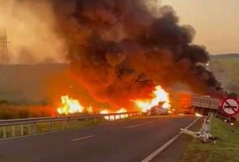 Morador do Noroeste do RS morre em acidente envolvendo três carretas no MS