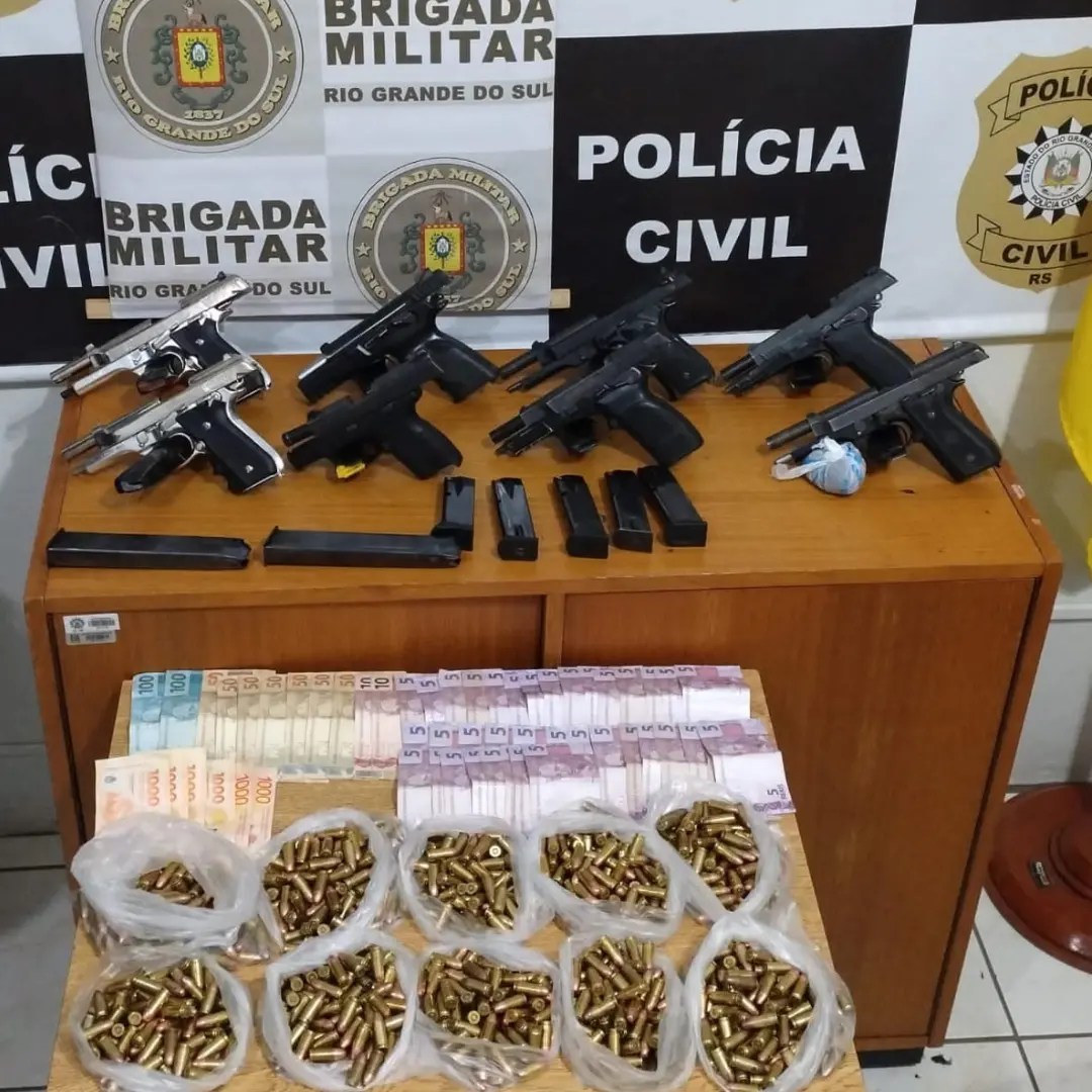 Mulher é presa com armas de fogo e grande quantidade de munições em Três Passos.