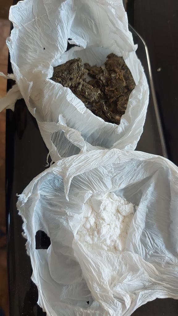 Menores, mas bandidas, são apreendidas com drogas na Região