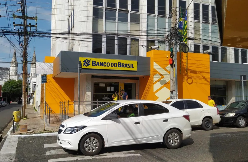 Funcionário de banco é preso tentando fugir após furtar mais de R$ 1 milhão de agência