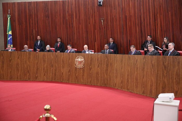 TSE retoma nesta quinta-feira, com voto dos ministros, julgamento que pode tornar Bolsonaro inelegível