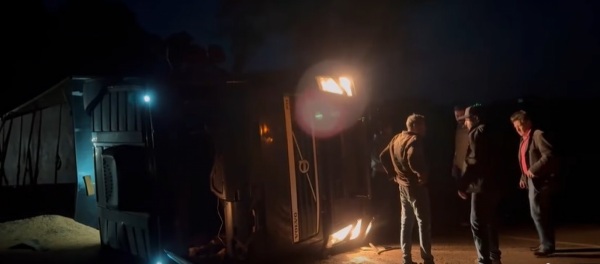 Carreta tomba entre Cruz Alta e Ibirubá, no início da noite desta segunda-feira (24)