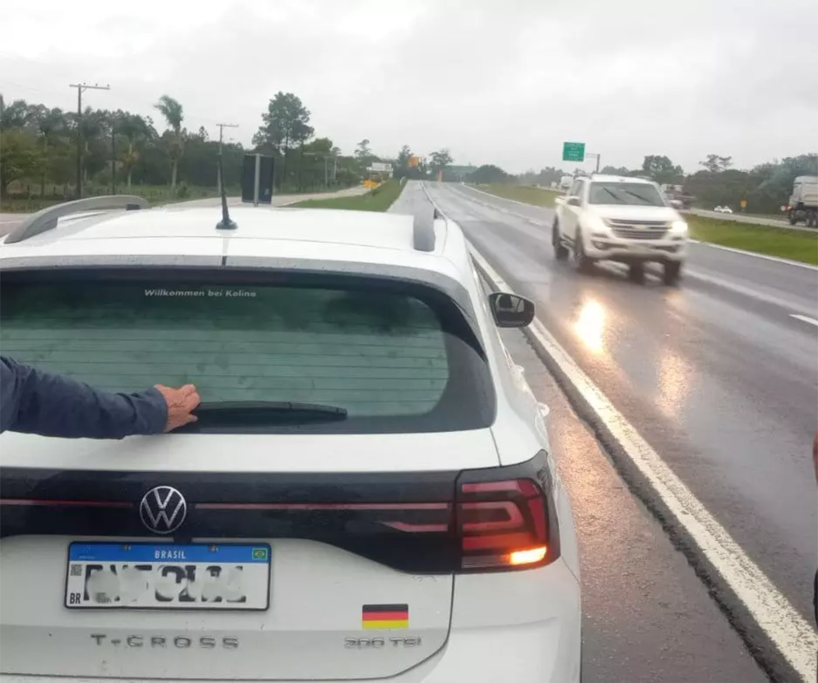 Idoso dirige por cerca de 20 km na contramão em rodovia de SC