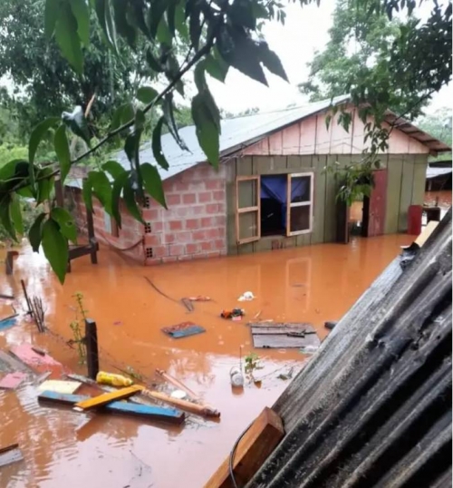 Cerca de 200 famílias tiveram que deixar suas casas pela enchente do Rio Uruguai em El Soberbio