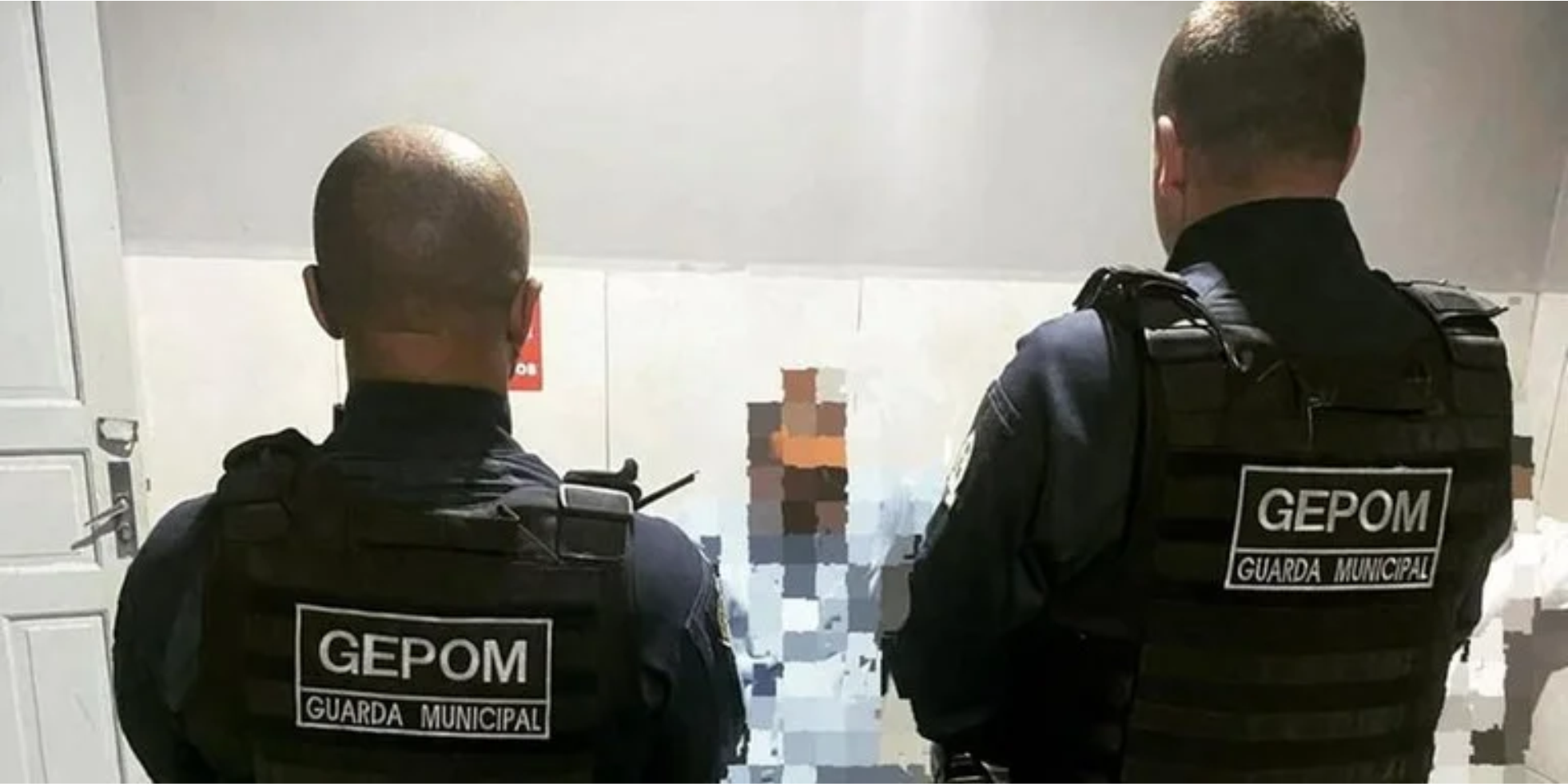 Professor universitário é preso por se masturbar dentro de ônibus no RS