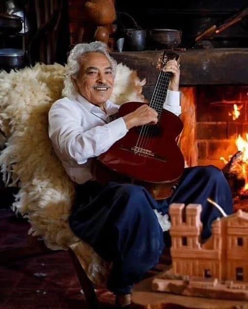 Pedro Ortaça volta para UTI. Cantor segue tratando da pneumonia