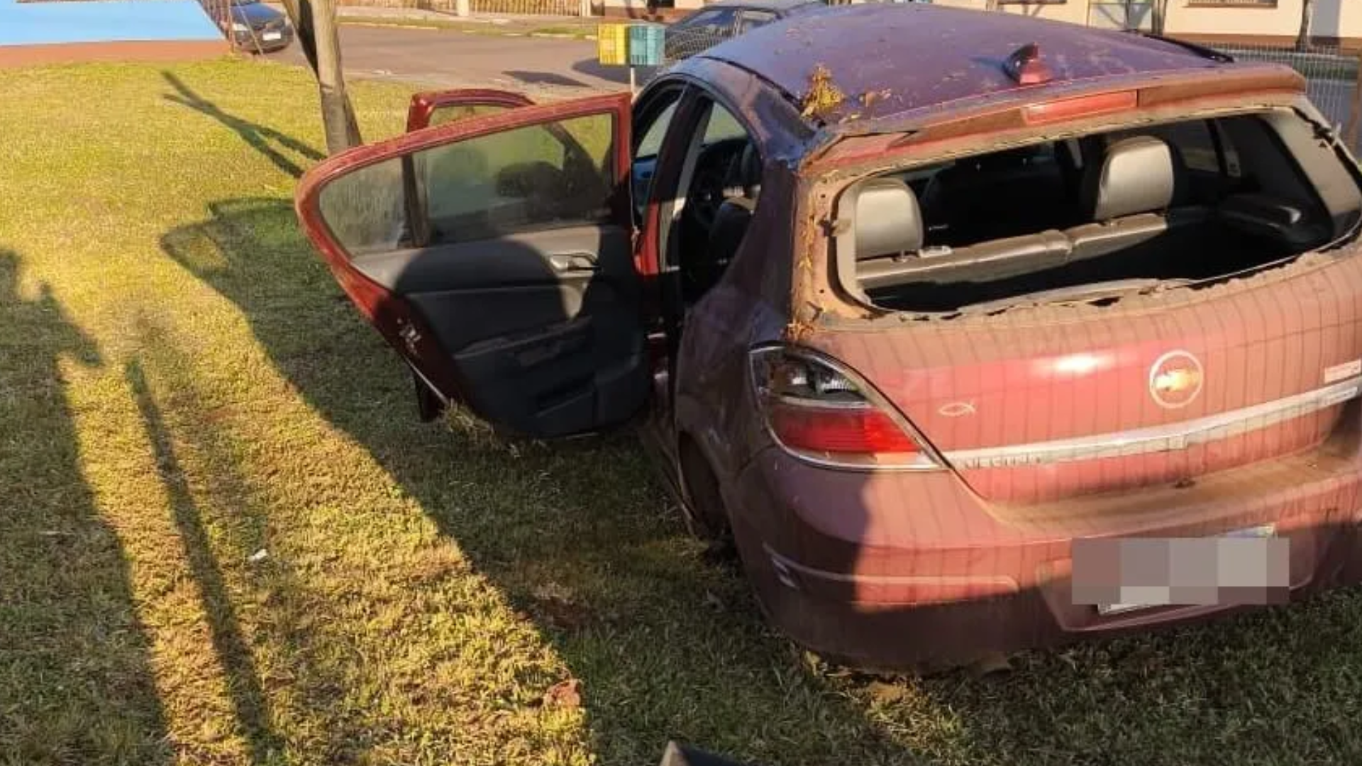 Motorista fica ferido em acidente no centro de Erval Seco