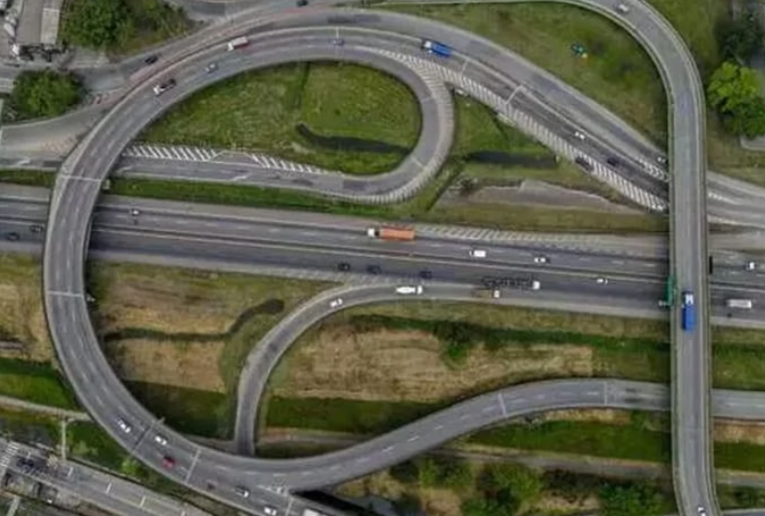 CNH: projeto propõe um ano de suspensão por ultrapassagem perigosa