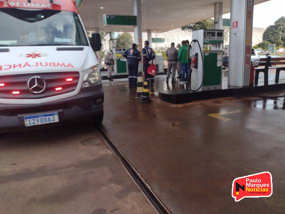 Homem provoca confusão e ameaça atentar com fogo contra ele mesmo, em Posto de Combustíveis em Três de Maio