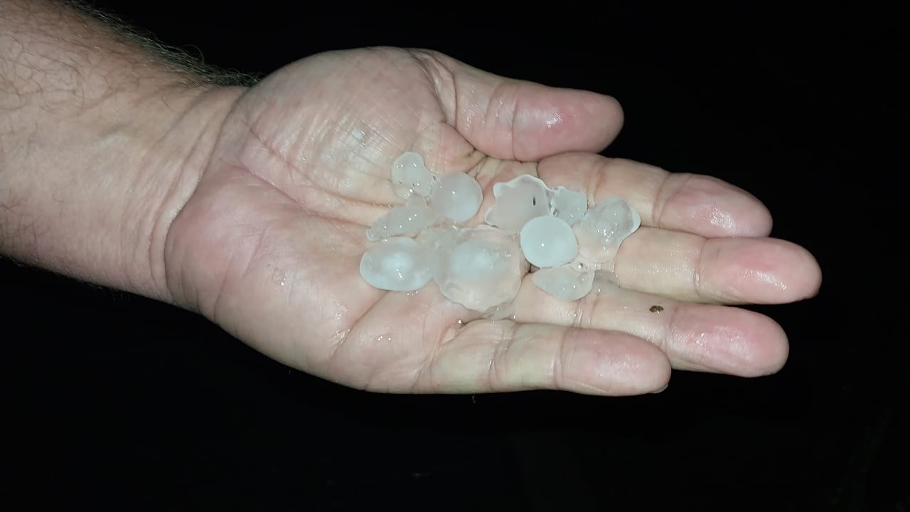 Chuva de granizo é registrada em Braga na noite deste domingo