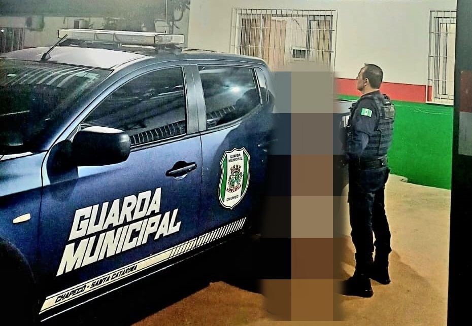 Criança é encontrada sozinha e pai é preso por dever R$ 23 mil em pensão alimentícia em Chapecó