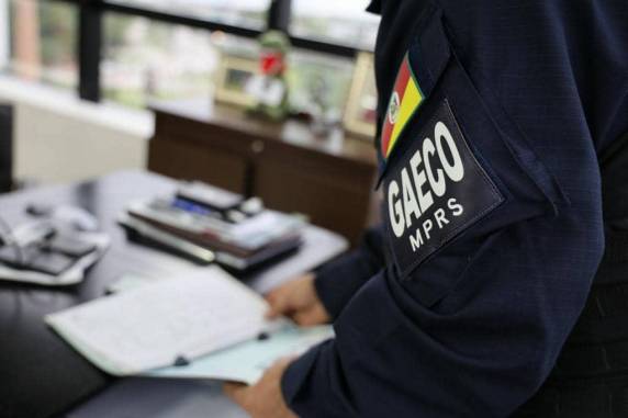 GAECO/MPRS denuncia organização criminosa por fraudes em licitações e lavagem de R$ 6,7 milhões no RS e em SC