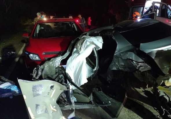 Acidente com cinco veículos deixa duas pessoas mortas em Guaporé