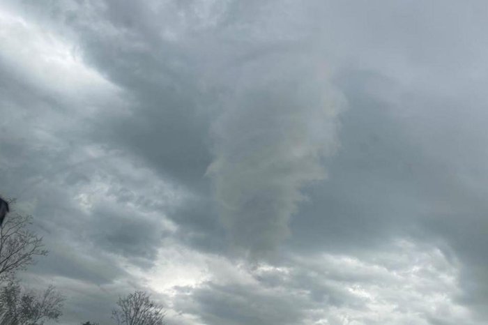 Foto de tornado mostra fenômeno em fase inicial no céu de Passo Fundo; entenda
