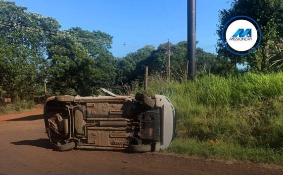 Veículo tomba após colisão na BR-285 em São Luiz Gonzaga