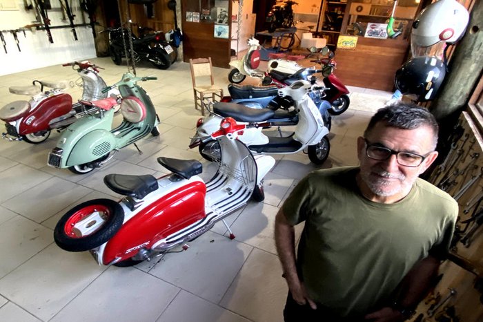 Uma coleção de motos vintage de um morador da zona sul de Porto Alegre
