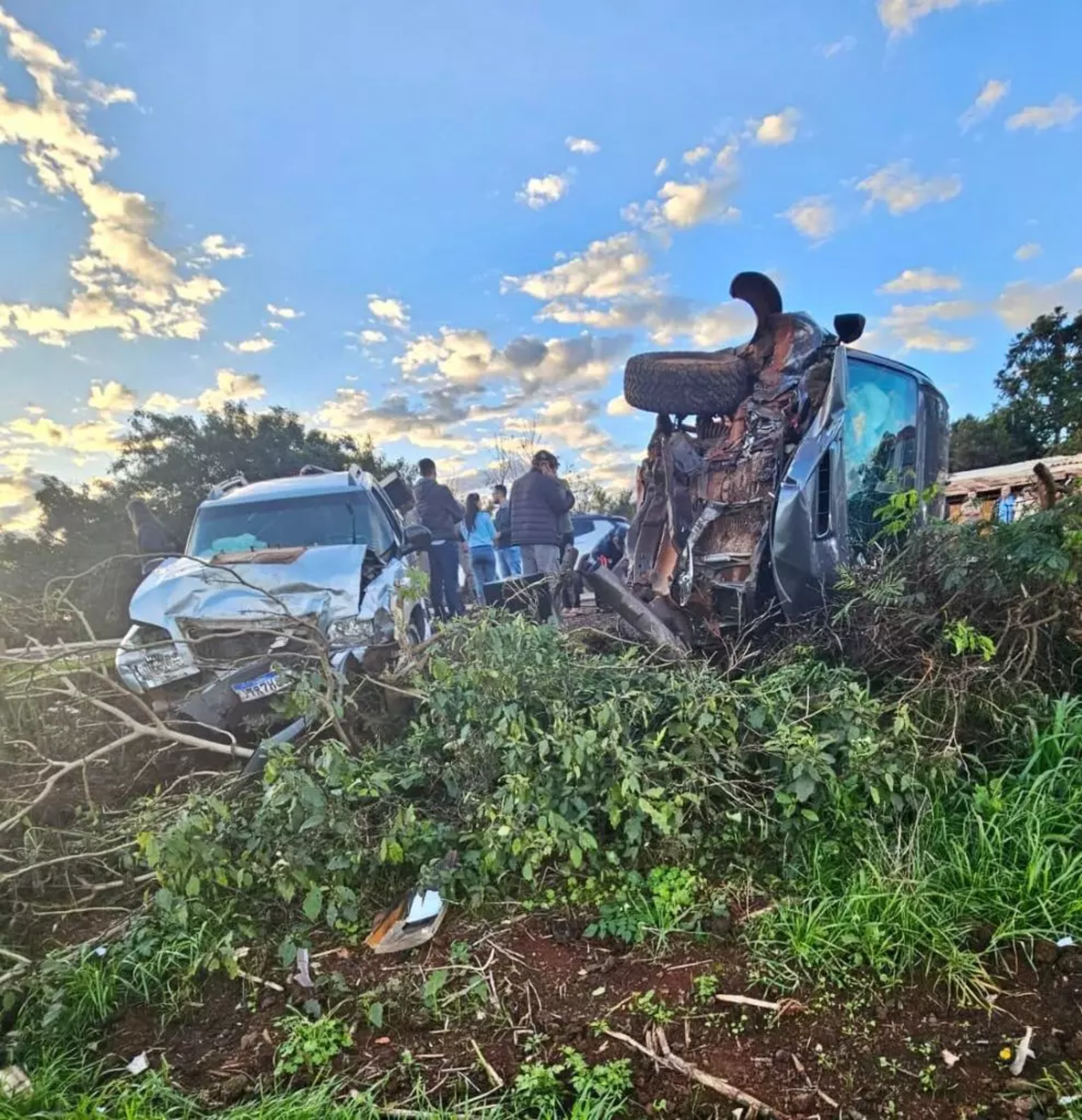 Colisão frontal entre Hilux e S10 deixam seis pessoas feridas em São Luiz Gonzaga