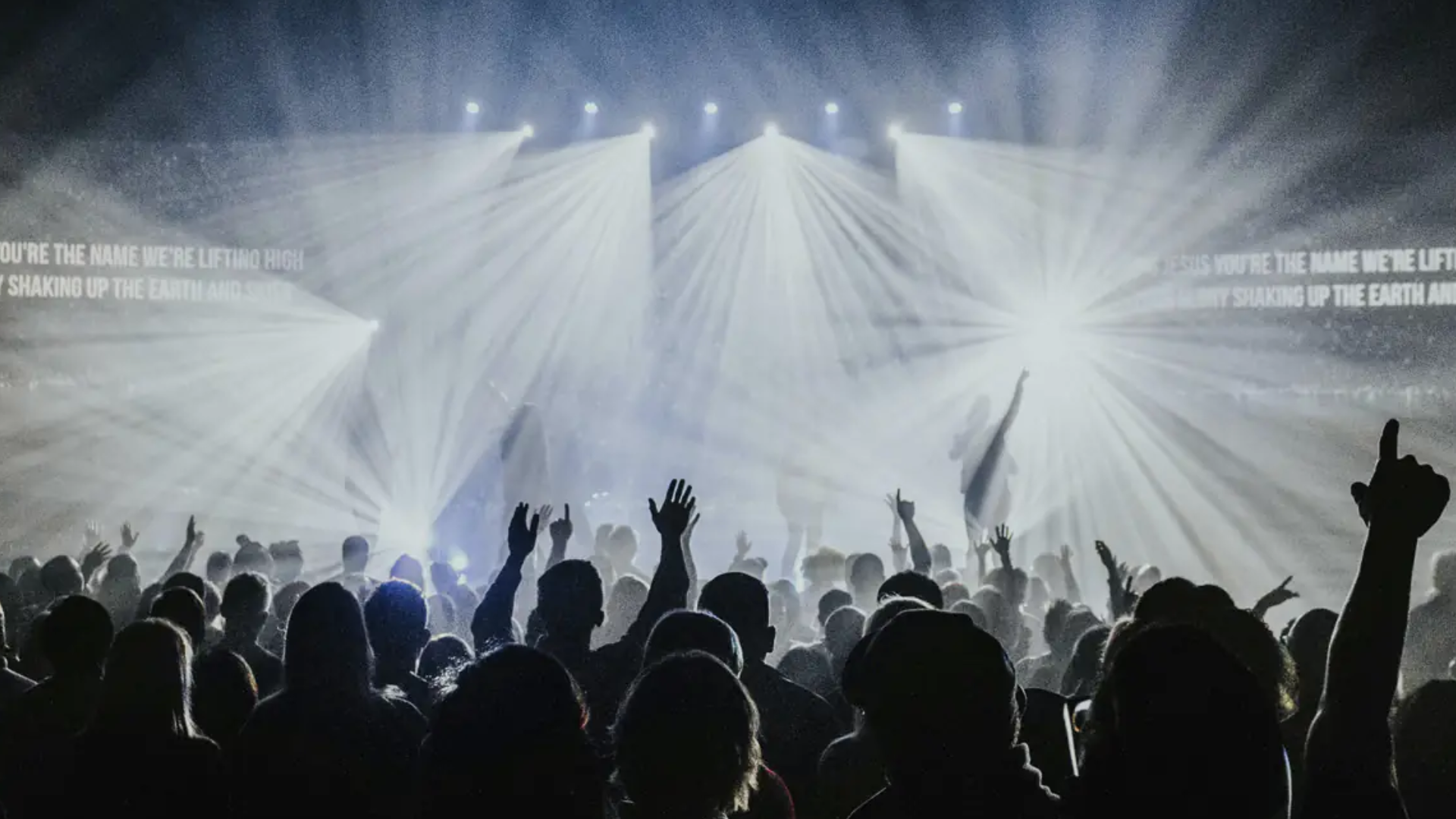 Serasa revela hábitos dos brasileiros em shows e festivais com nova pesquisa nacional