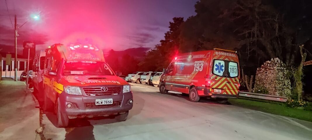 Genro invade casa, mata sogro e fere cunhados com facão