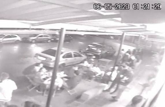 ASSISTA O IVIDEO:  Ao menos seis pessoas ficam feridas após tiroteio em bar de Santo Ângelo