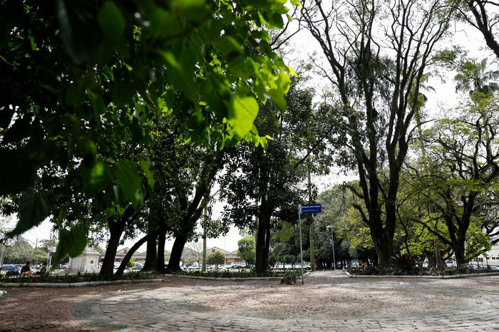 Semana começa com chuva a qualquer hora no RS
