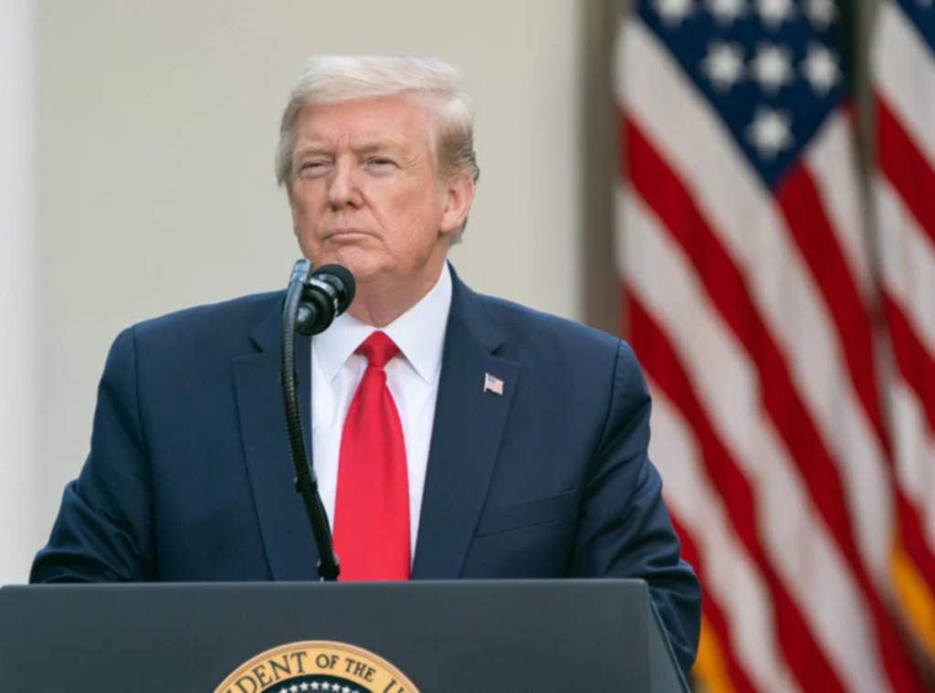 Trump anuncia novas tarifas, incluindo uma taxa de 100% sobre produtos farmacêuticos