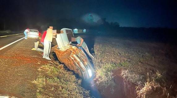 Veículo é encontrado tombado na BR-472 em Santa Rosa